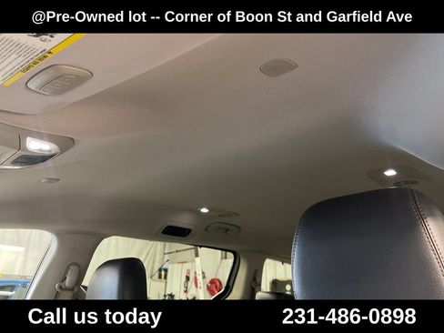 Used 2017 Chrysler Pacifica Touring-L Plus w/ Advanced Safetytec Group FWD image 14