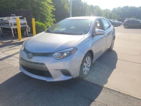 Used 2016 Toyota Corolla LE FWD image 1
