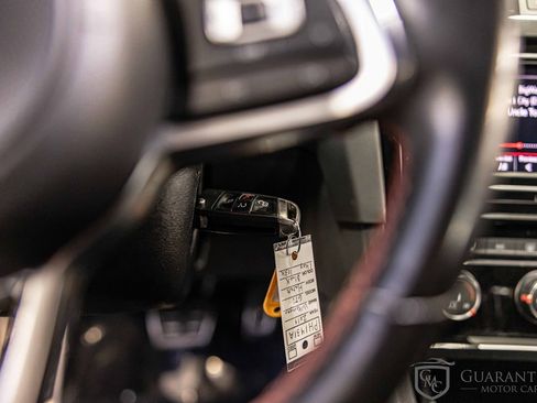 Used 2019 Volkswagen Golf S image 25