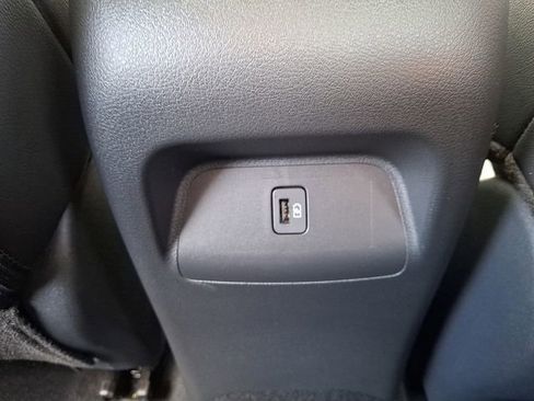 Used 2025 Nissan Sentra SR w/ SR Premium Package image 11