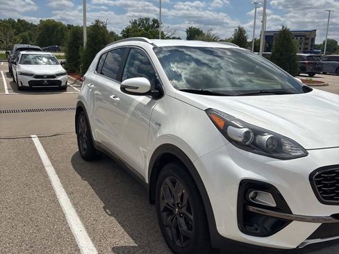 Used 2020 Kia Sportage S AWD/4WD image 2