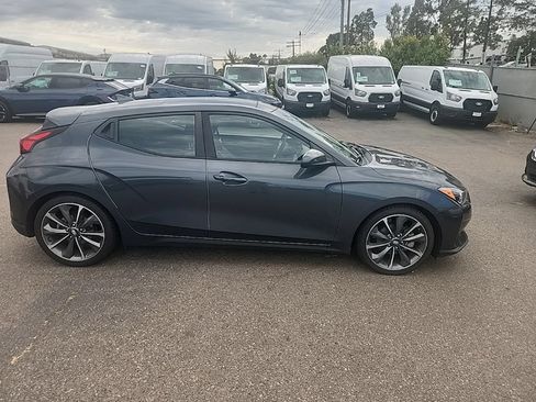Used 2020 Hyundai Veloster 2.0 Premium FWD image 17