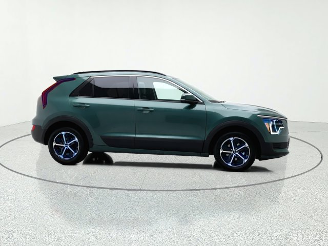 Certified 2024 Kia Niro EX FWD image 7