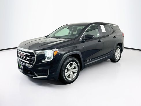 Used 2024 GMC Terrain SLE AWD/4WD image 3