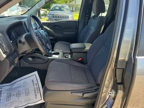Used 2025 Nissan Frontier S RWD image 12