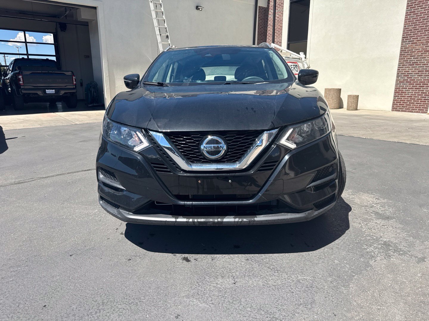 Used 2020 Nissan Rogue Sport SV AWD/4WD image 3