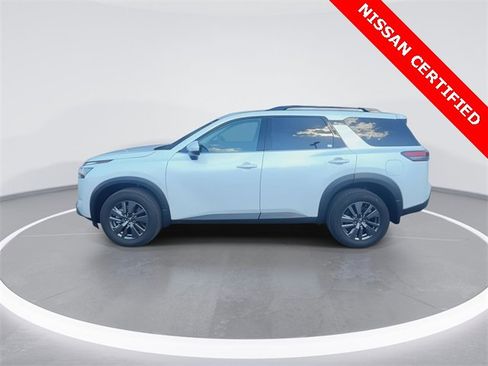 Certified 2025 Nissan Pathfinder SV image 5