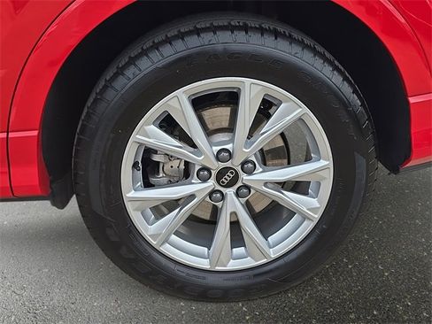 Certified 2025 Audi Q3 2.0T Premium Plus w/ Premium Plus Package image 37