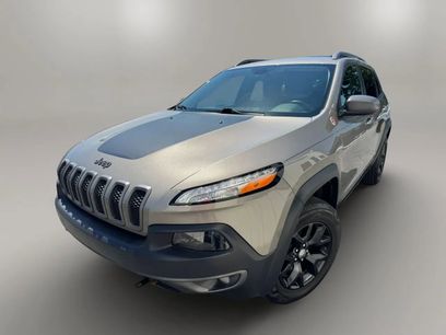 Used 2016 Jeep Cherokee Trailhawk w/ Comfort/Convenience Group