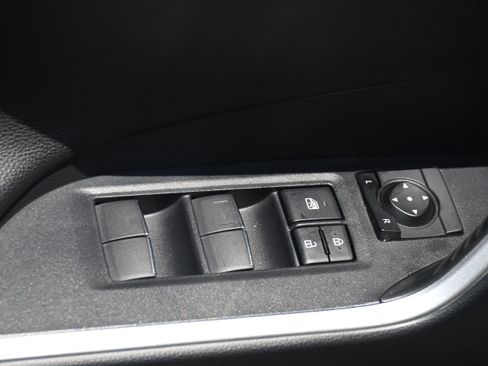 Used 2023 Toyota RAV4 XSE AWD/4WD image 11