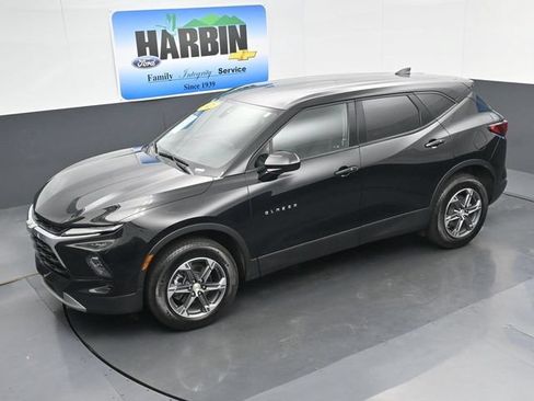 Used 2025 Chevrolet Blazer LT FWD image 24