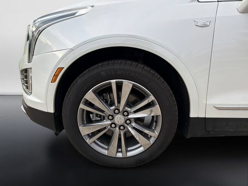 Used 2025 Cadillac XT5 Premium Luxury FWD image 9