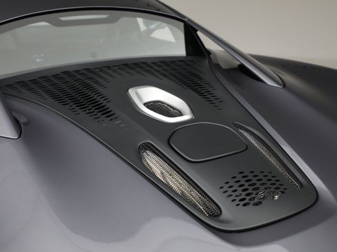 Used 2024 McLaren Artura RWD image 32