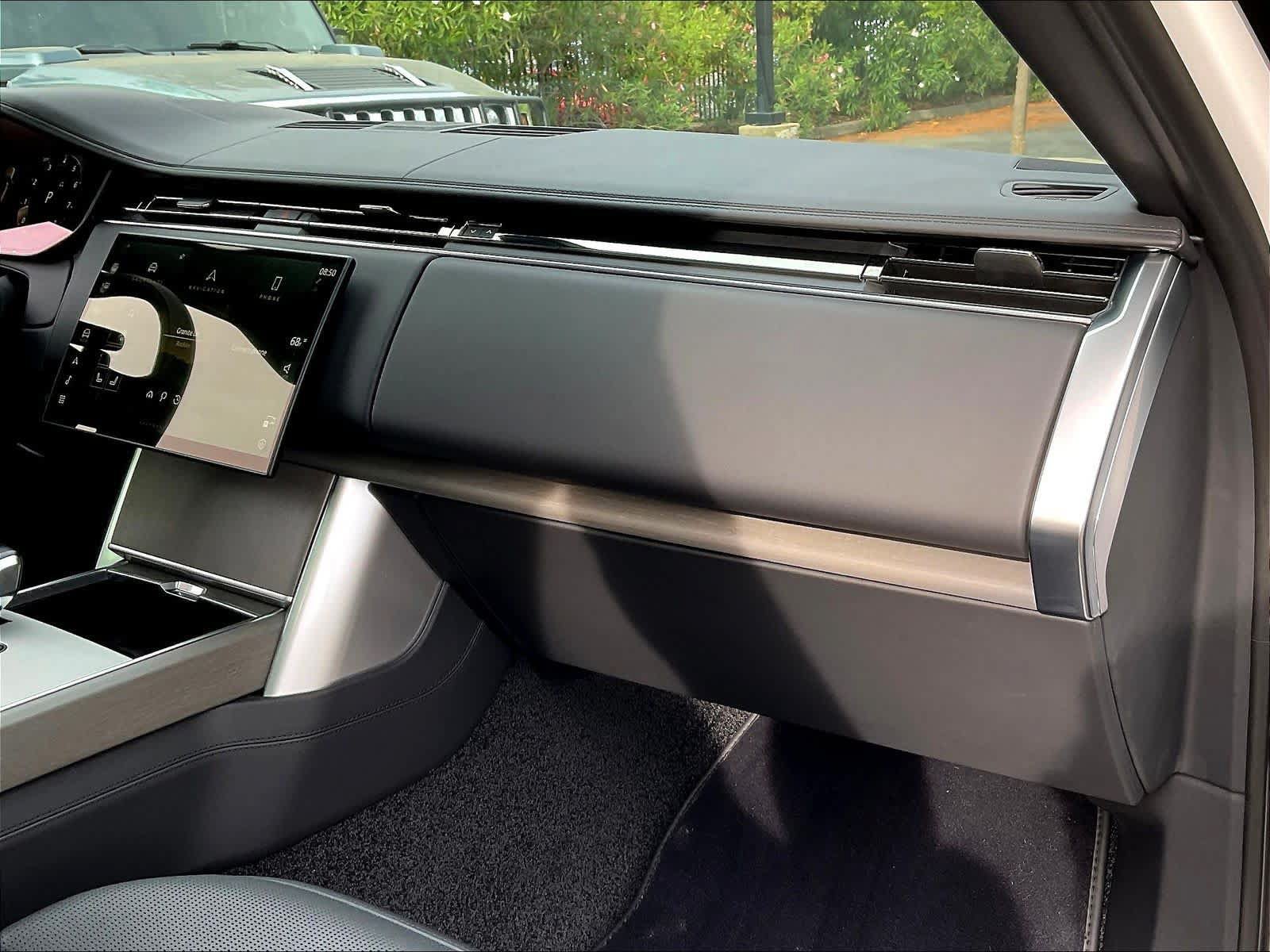 New 2026 Land Rover Range Rover SV AWD/4WD image 28