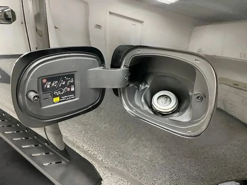 Used 2019 RAM 1500 Big Horn RWD image 28