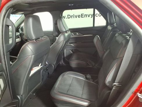 Used 2025 Ford Explorer ST AWD/4WD image 9