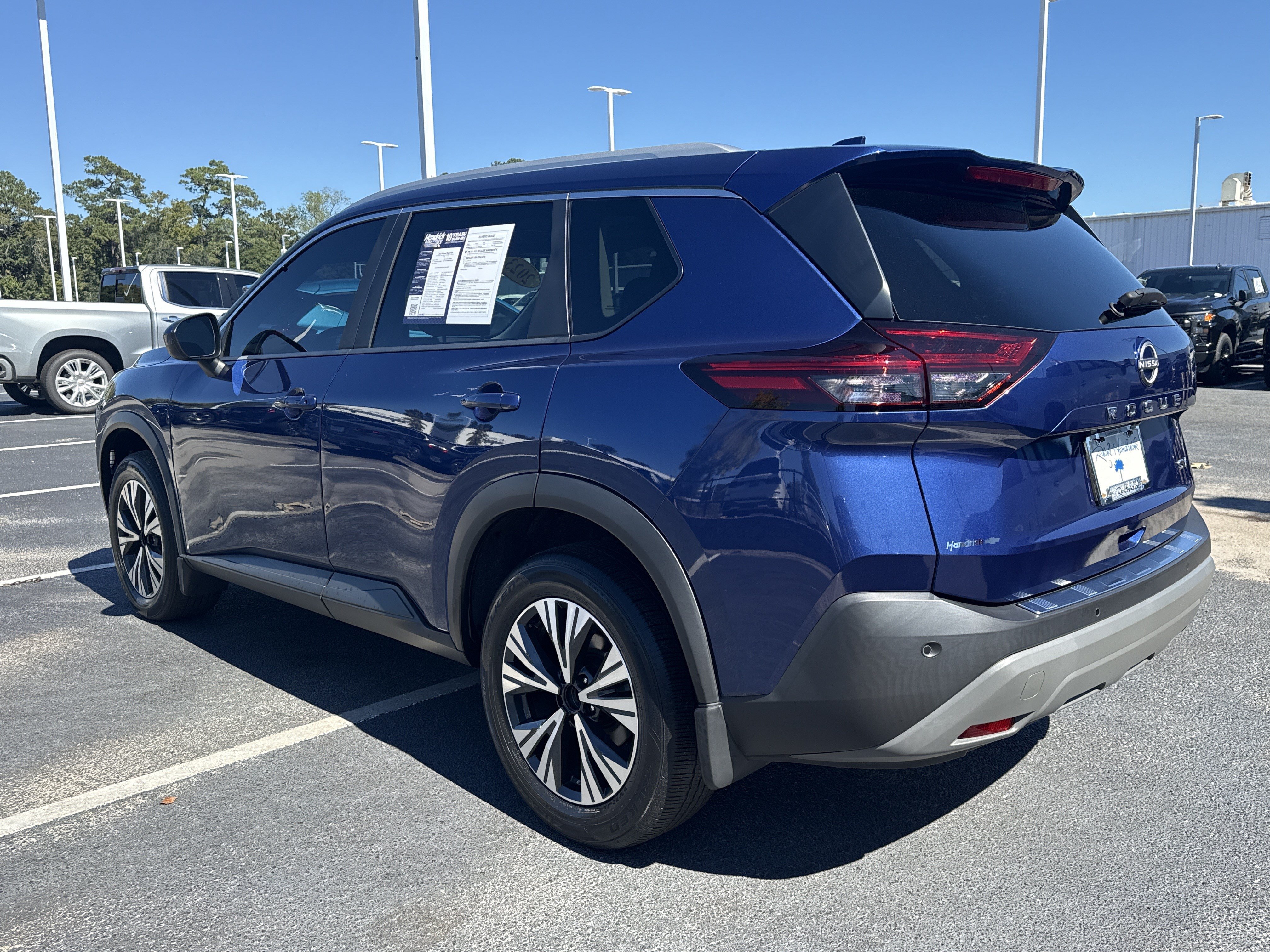 Used 2023 Nissan Rogue SV w/ SV Premium B Package FWD image 18