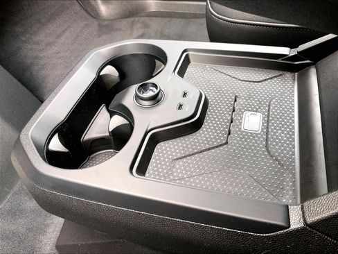 Used 2025 BMW iX xDrive50 image 36