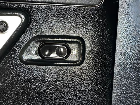 Used 2014 Jeep Wrangler Unlimited Sahara image 33