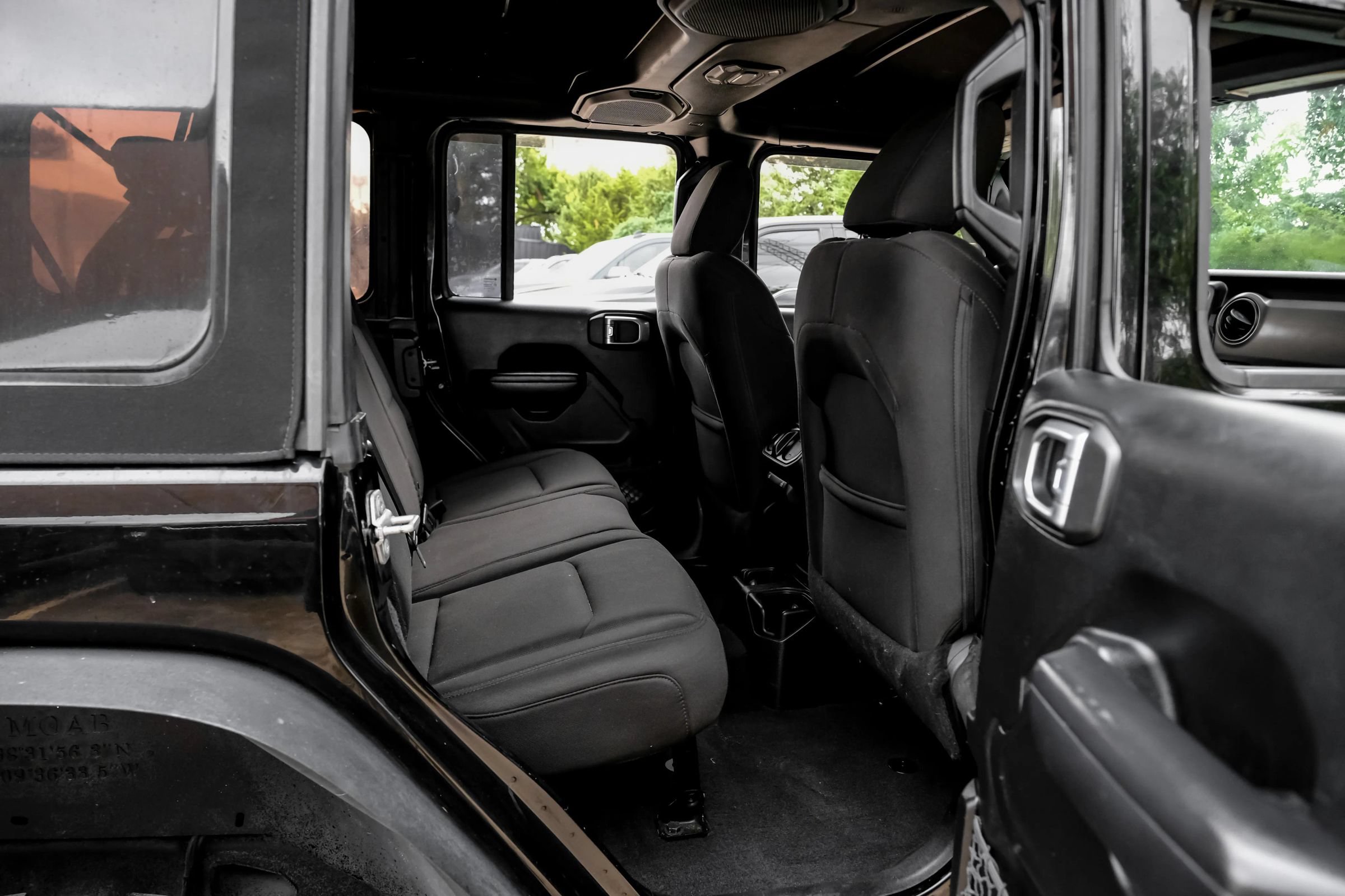 Used 2018 Jeep Wrangler Unlimited Sport S AWD/4WD image 39