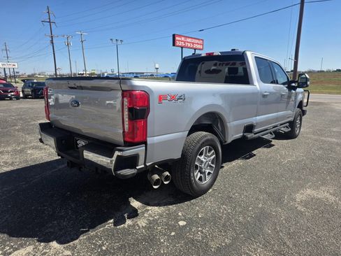 Used 2023 Ford F250 Lariat w/ FX4 Off-Road Package AWD/4WD image 7