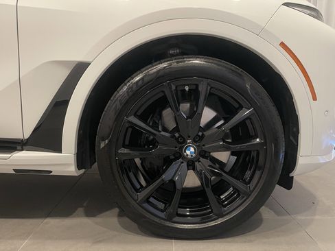 Used 2025 BMW X7 xDrive40i w/ M Sport Package AWD/4WD image 10