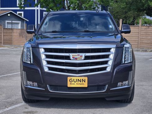 Used 2018 Cadillac Escalade Luxury image 8