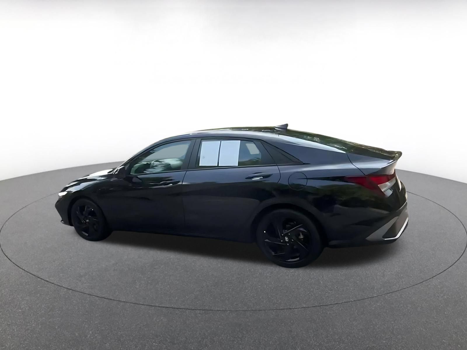Used 2026 Hyundai Elantra Sport FWD image 9