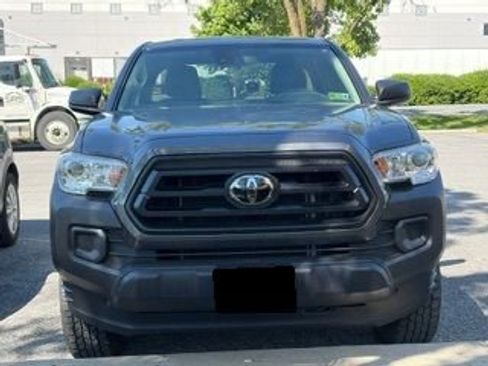 Used 2021 Toyota Tacoma SR AWD/4WD image 1