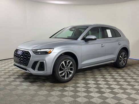 Certified 2023 Audi Q5 2.0T Premium w/ Convenience Package AWD/4WD image 3