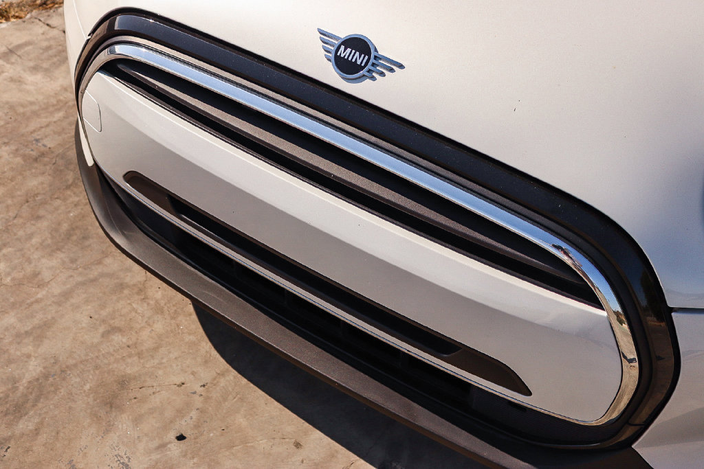 Used 2024 MINI Cooper 2-Door Hardtop FWD image 11