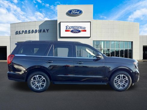 Used 2025 Ford Expedition Active image 5