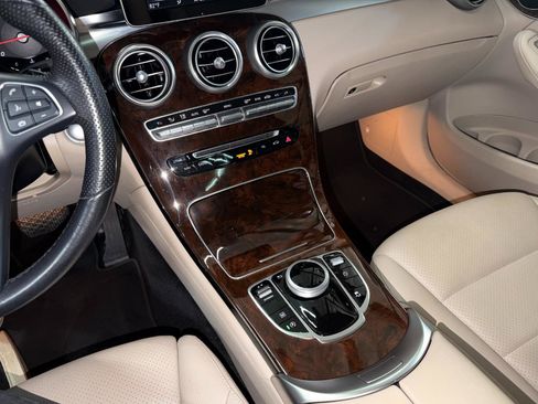 Used 2019 Mercedes-Benz GLC 300 GLC300 image 31