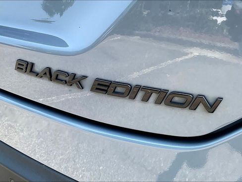 Used 2025 Honda Pilot Black Edition image 10