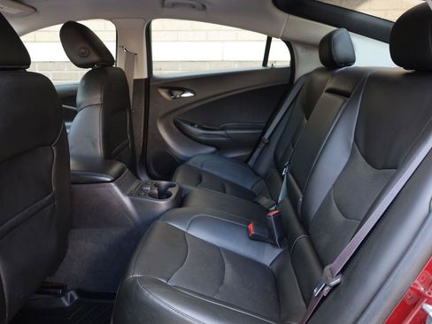 Used 2017 Chevrolet Volt Premier w/ Driver Confidence II Package FWD image 17