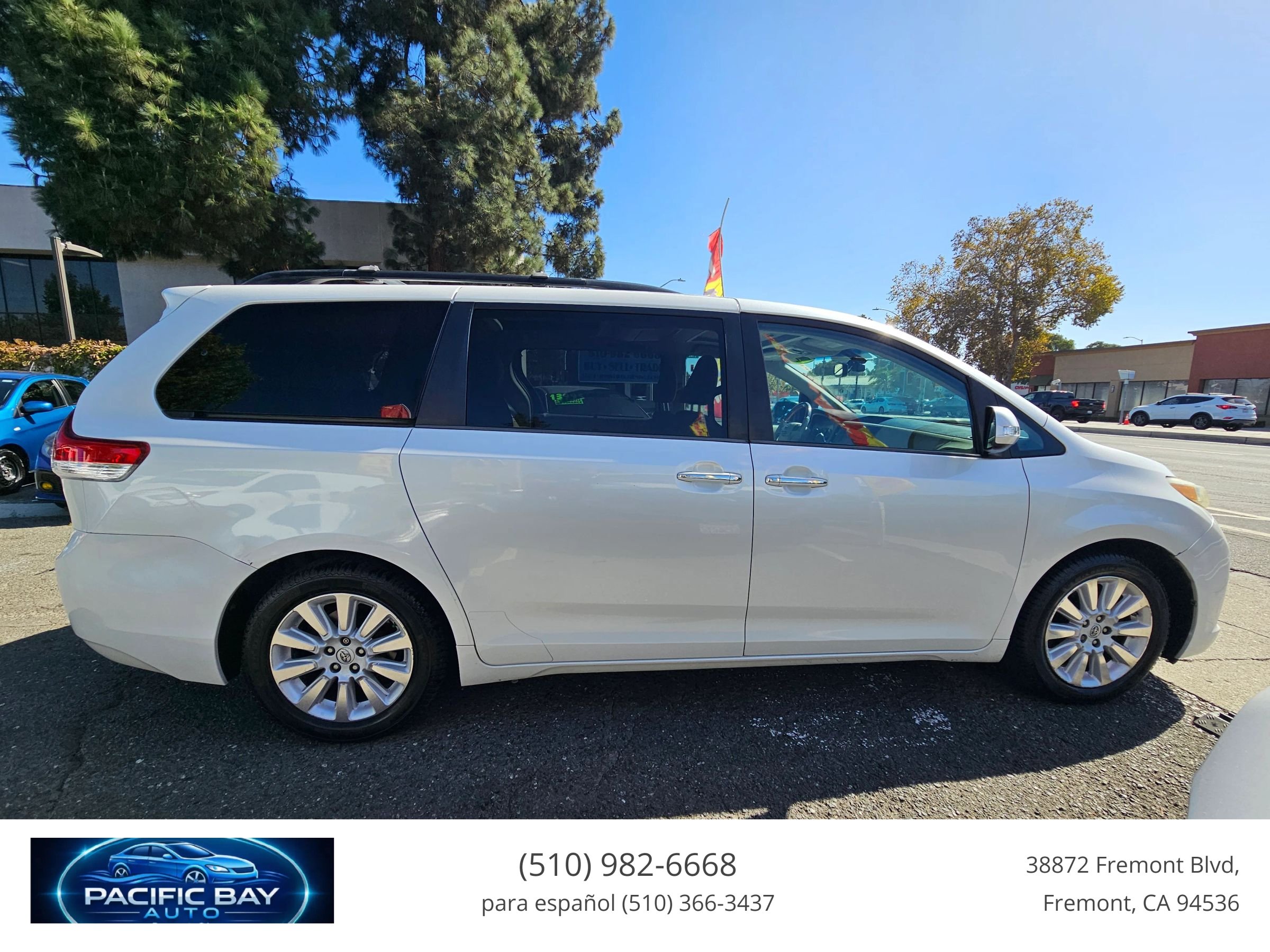 Used 2013 Toyota Sienna Limited w/ Premium Pkg FWD image 8