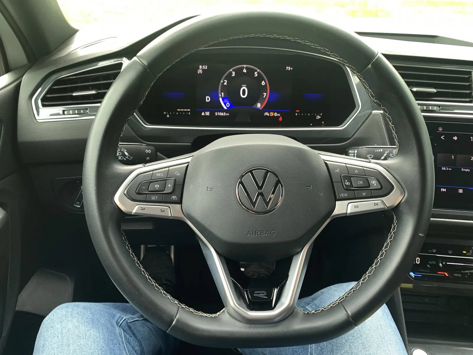 Used 2023 Volkswagen Tiguan SE R-Line FWD image 15