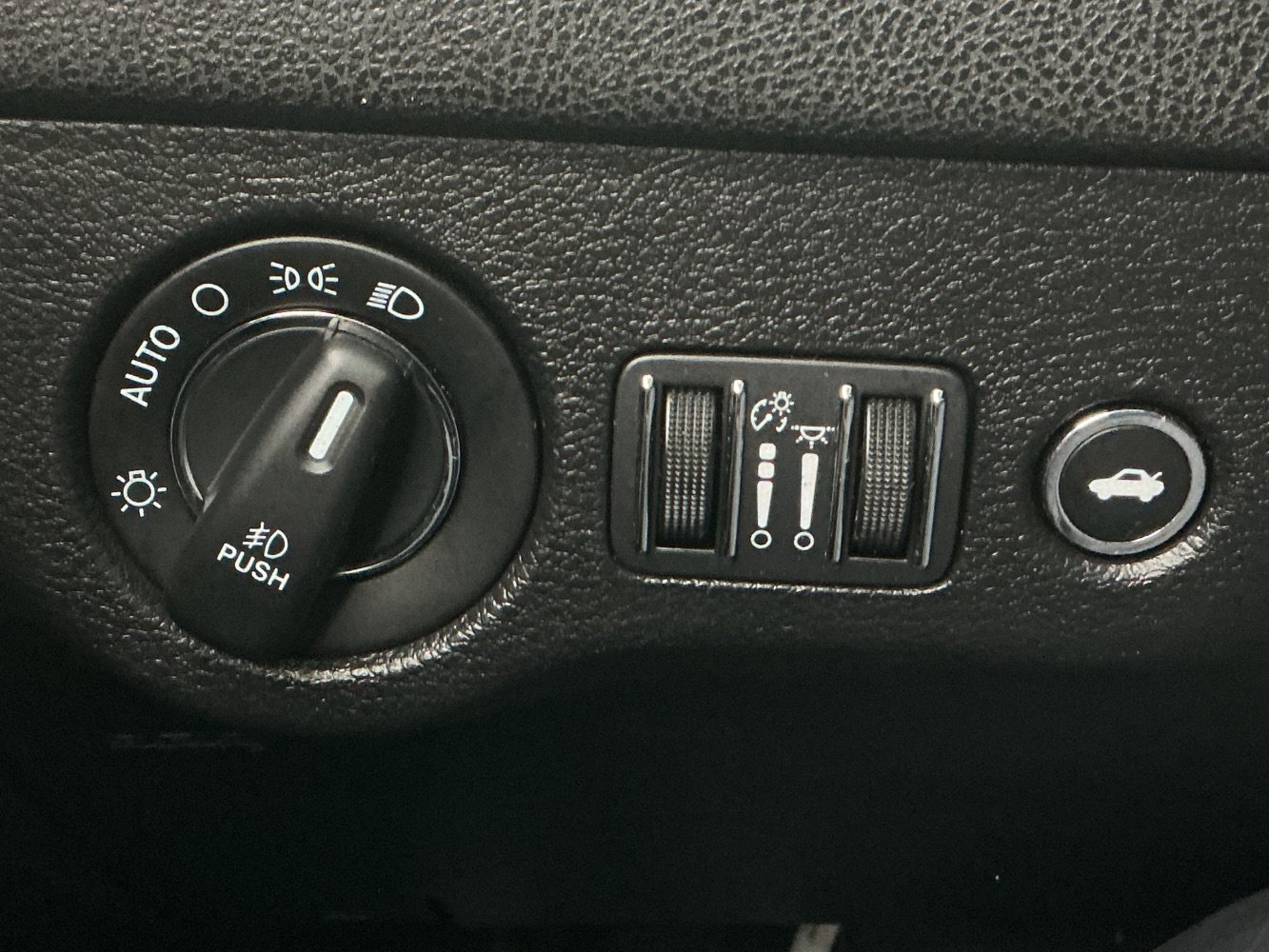 Used 2019 Chrysler 300 S AWD/4WD image 37