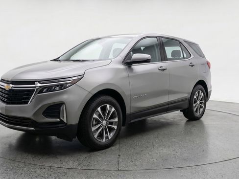 Used 2025 Chevrolet Equinox LT FWD image 3