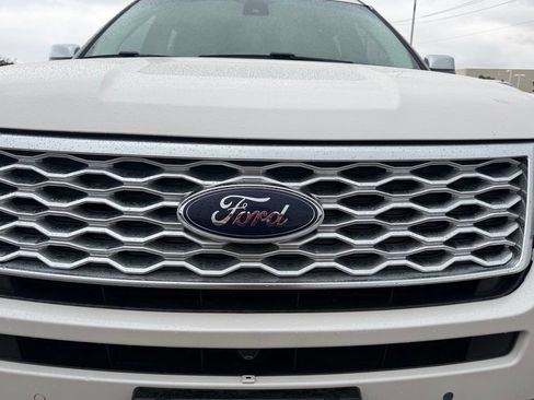 Used 2016 Ford Explorer Platinum AWD/4WD image 7