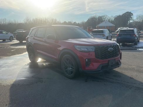 Used 2025 Ford Explorer ST w/ Sun And Sound Package image 4