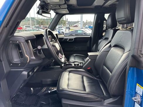 Used 2025 Ford Bronco Badlands image 9