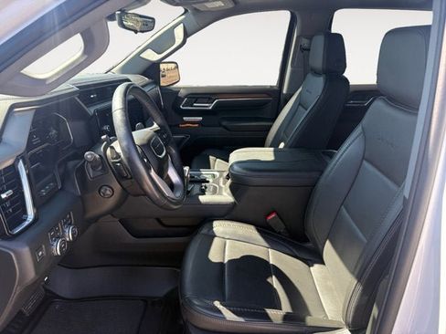Used 2024 GMC Sierra 1500 Denali w/ Technology Package AWD/4WD image 9