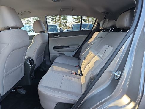 Used 2018 Kia Sportage LX image 12