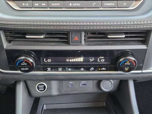Used 2023 Nissan Rogue SV AWD/4WD image 16