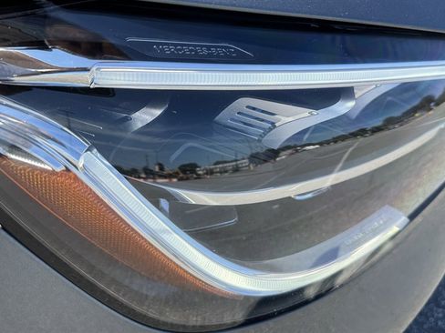 Used 2021 Mercedes-Benz GLC 300 4MATIC w/ AMG Line image 37