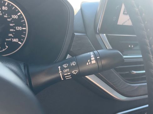 Used 2023 Nissan Altima 2.5 SV w/ SV Premium Package image 16