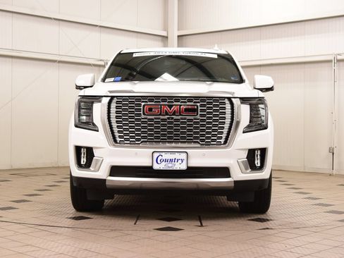 Used 2024 GMC Yukon XL Denali AWD/4WD image 2