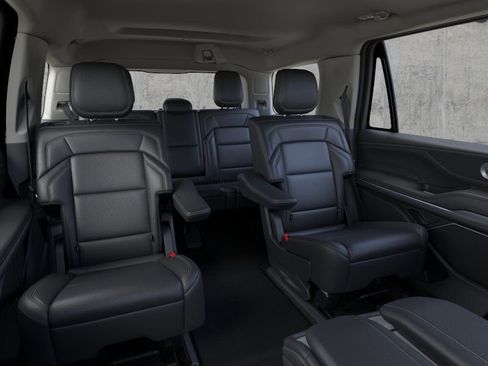 New 2026 Lincoln Navigator Premiere AWD/4WD image 11
