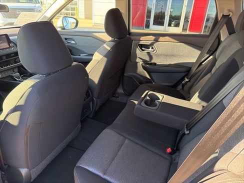 Used 2023 Nissan Rogue SV image 16